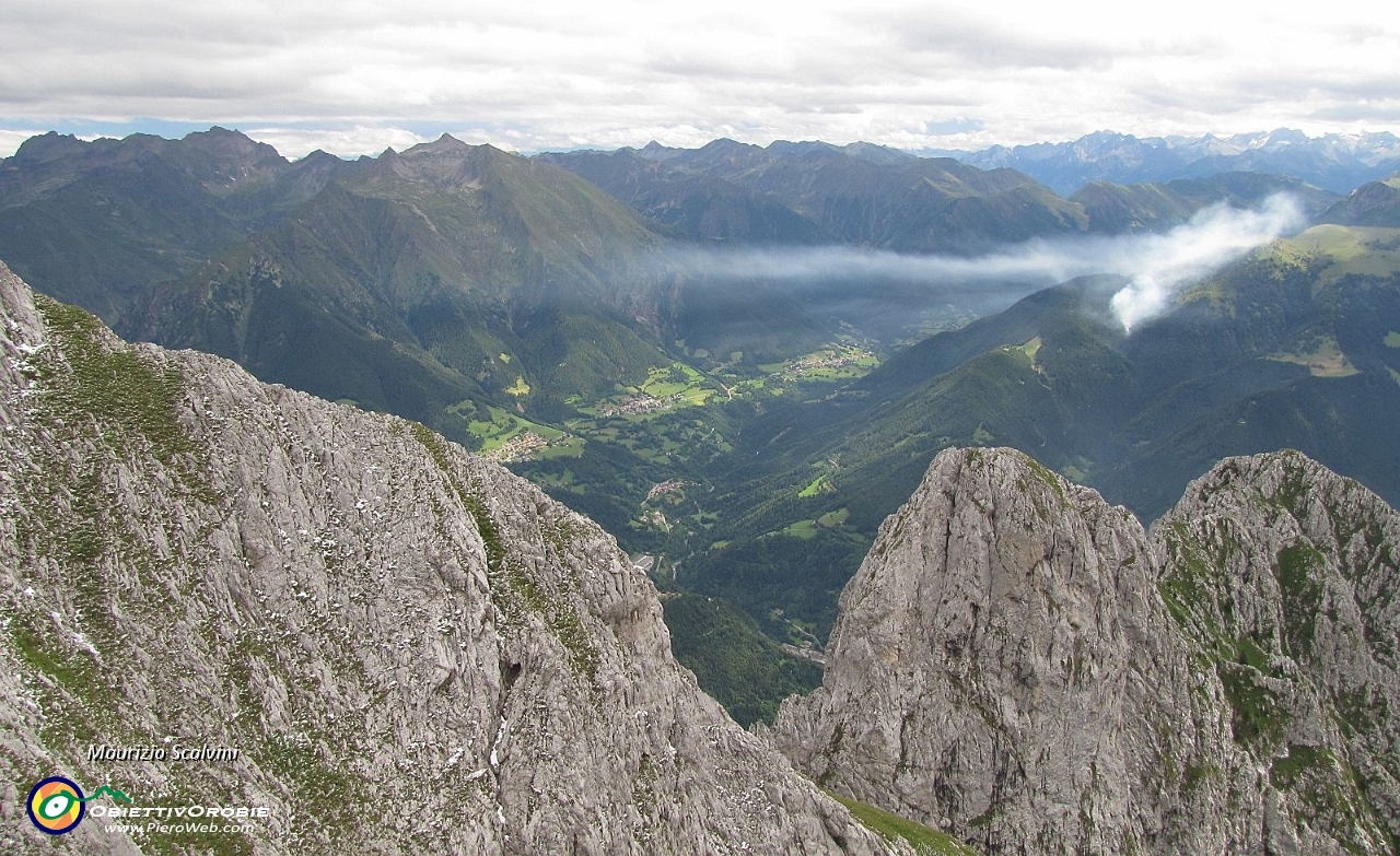 28 Panorama sulla Valle di Scalve....JPG